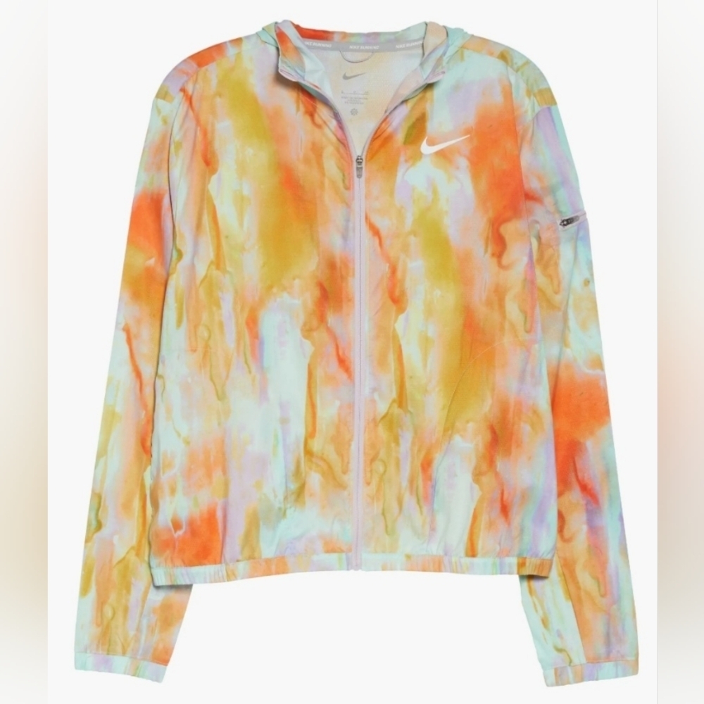 Nike NWT Women’s Lightweight Running jacket size XL